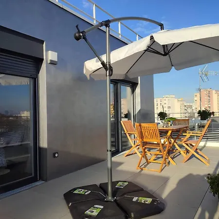 Penthouse 166 M2- Terrasse & Parking - Paris Sud - Orly - Parc Expo Apartment Bagneux (Hauts-de-Seine)